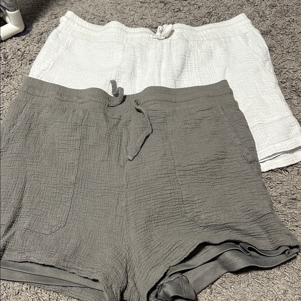 Gray and White Textured Shorts Set